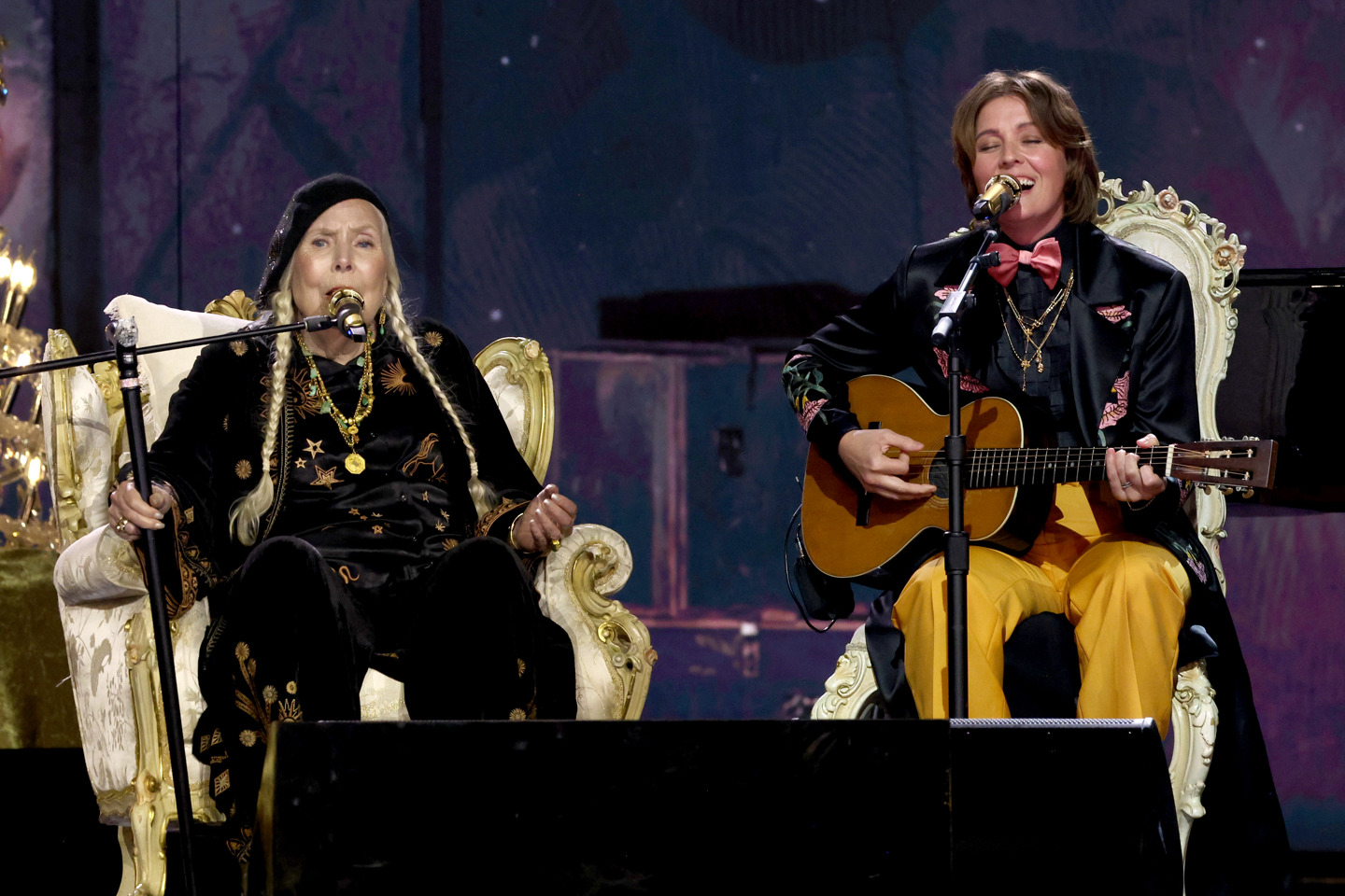 Joni Mitchell and Brandi Carlile deliver historic performance at 66th Grammy Awards, using Neumann KK 205 microphone capsules and a Sennheiser Digital 6000 system 