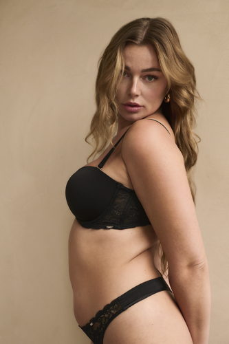 Hunkemöller_SS24_20240226_Hunkemoller_Signature_Q2_MR_M24_Q2_012_SIGNATURES_HKM_Single_Angie_Balcony__382