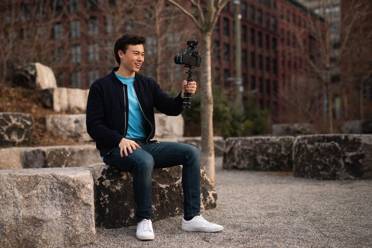Sennheiser's vlogging microphone MKE 200 enhances the audio for any video you shoot