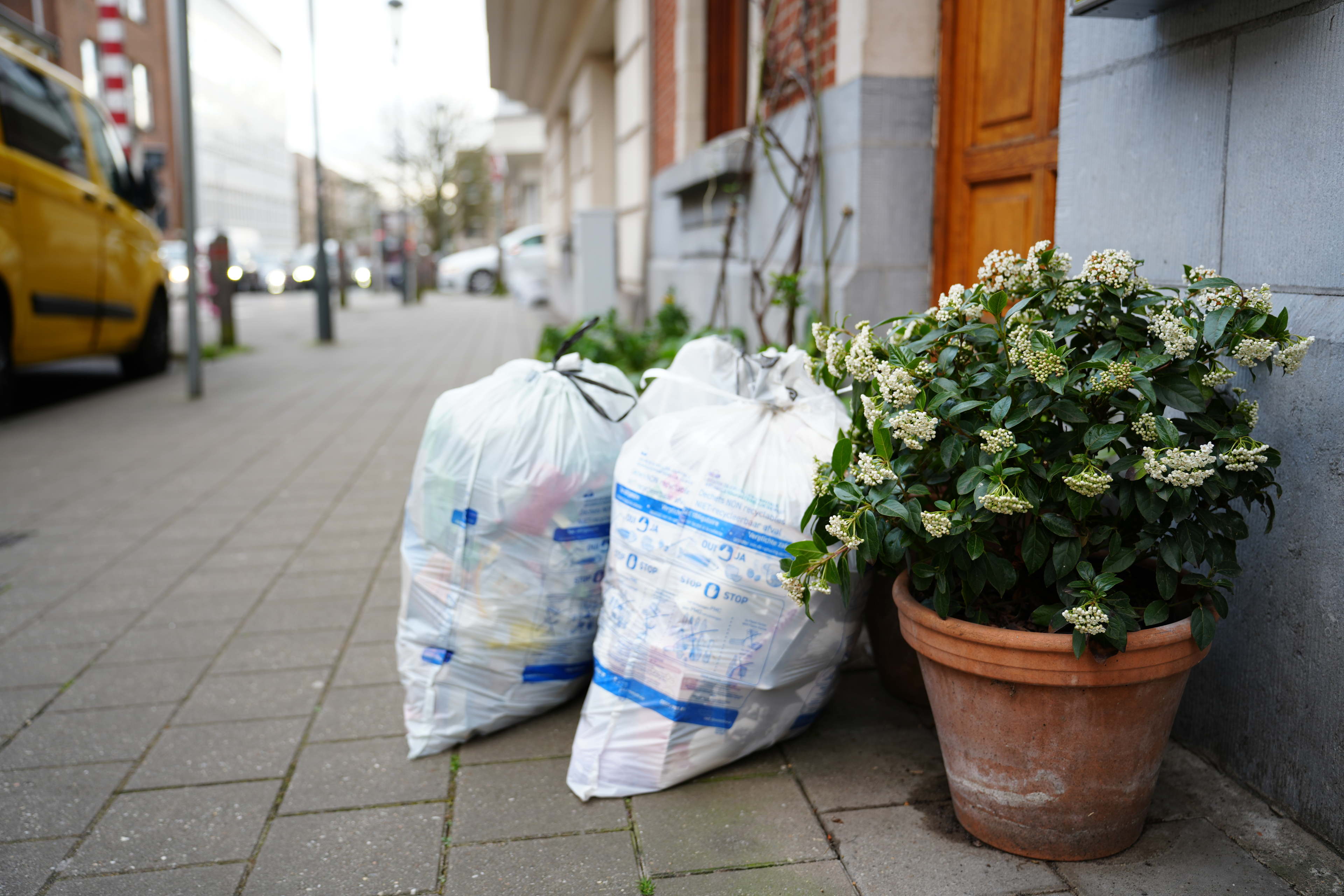 3 dagen nationale staking: Net Brussel geeft voorrang aan de ophaling van witte en oranje zakken 