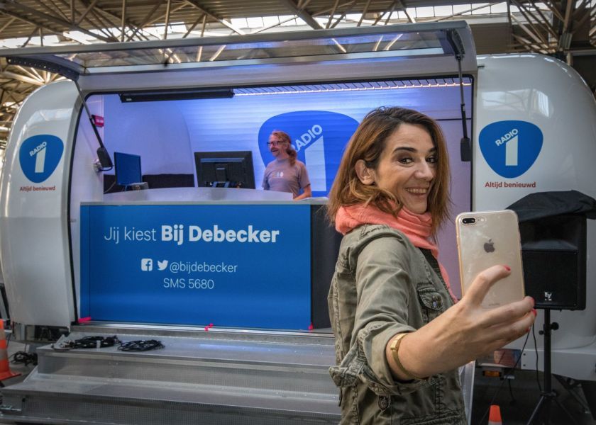 (c)V VRT - Radio 1 - Bij Debecker