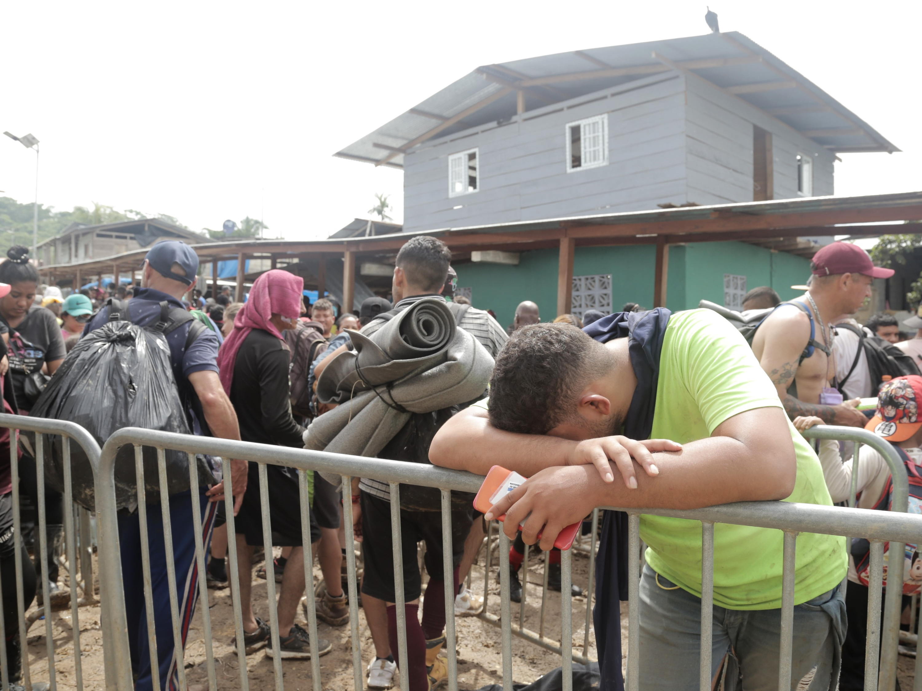 Paso del Darién: las organizaciones humanitarias desbordadas ante el incremento de personas que llegan a diario a Panamá