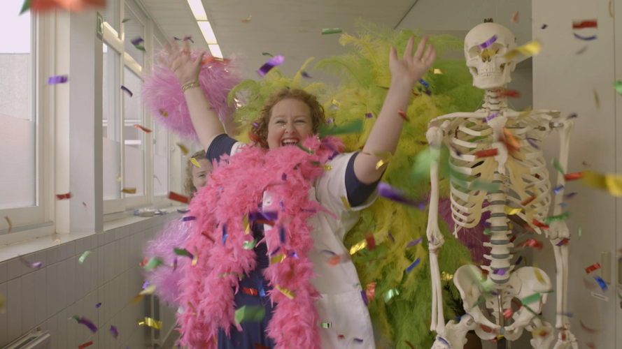 Dokter Bea (Eva Van der Gucht) (Lijflied) - (c) De Mensen
