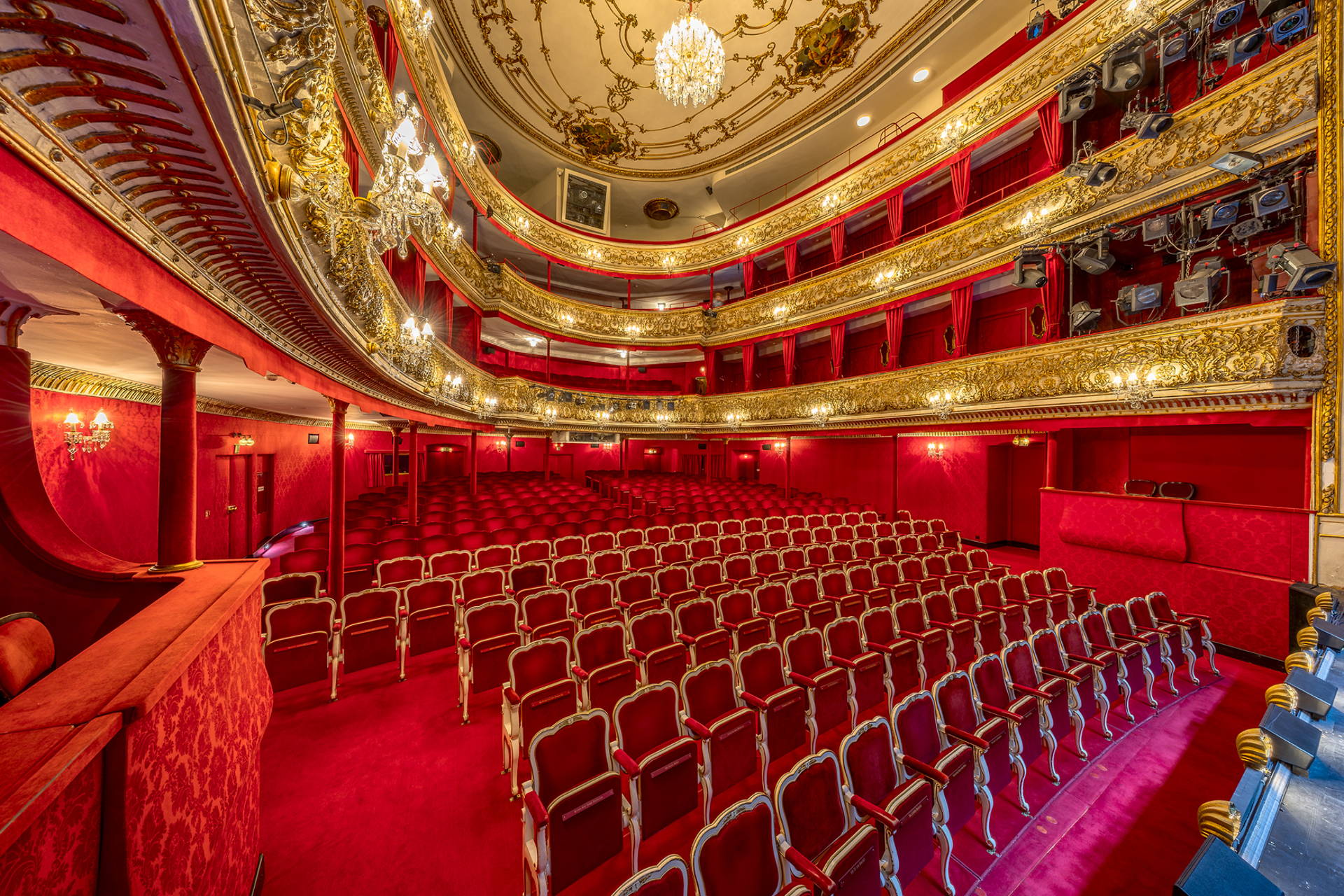 Theater in der Josefstadt: Mit Sennheiser Spectera in eine neue Audio-Ära