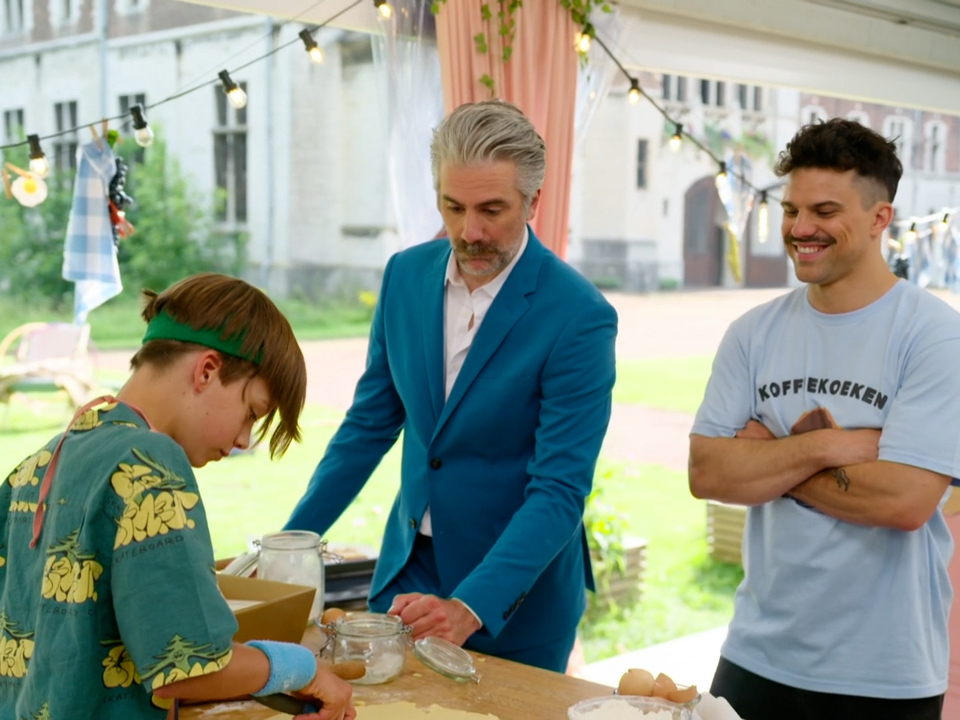Average Rob zoekt fans in Junior Bake Off: "Heb je ze gebriefd om gemeen tegen mij te zijn?"