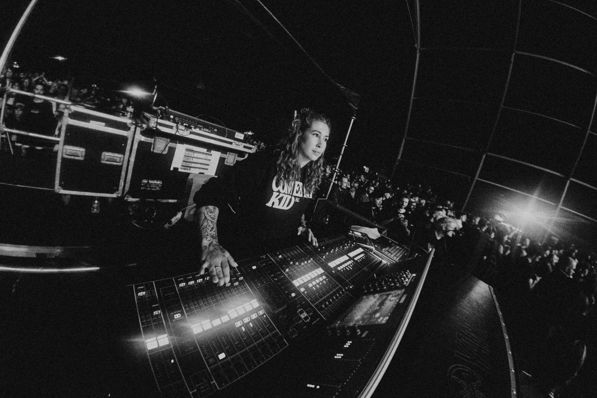 Conni Ettinger: “My instrument is the console, and I’m playing it to my best.”