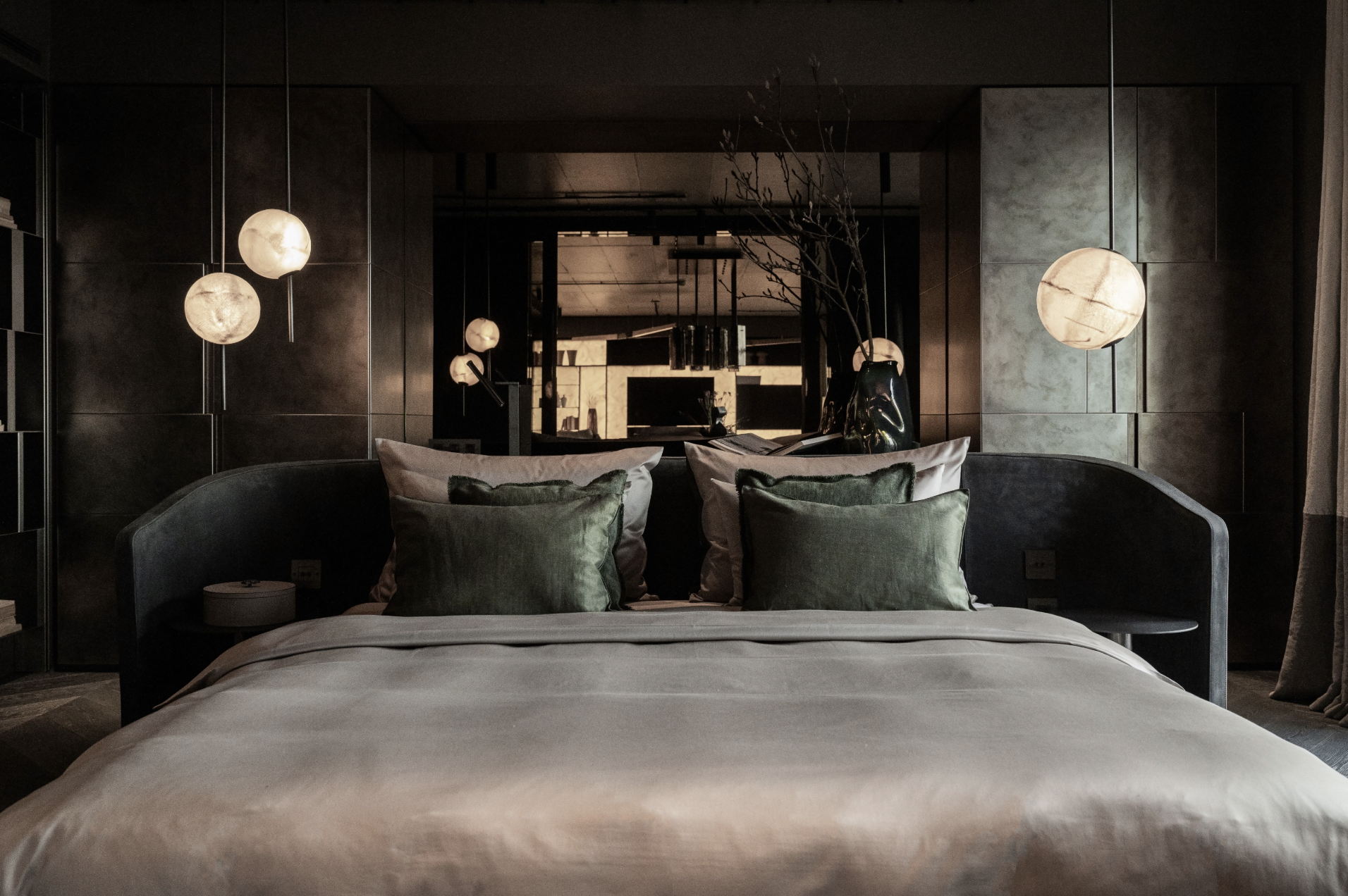 Henge Unveils Exclusive Suite in Düsseldorf: The Henge Suite by Patrick Treutlein