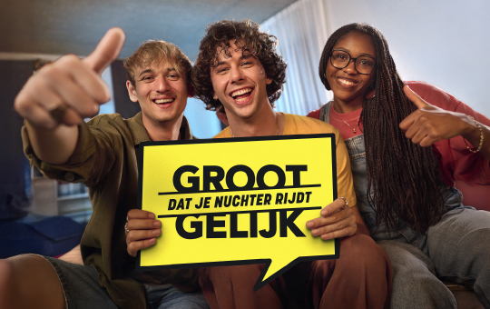 RIJDEN ONDER INVLOED: JONGEREN VINDEN HET MOEILIJK OM VRIENDEN AAN TE SPREKEN. 