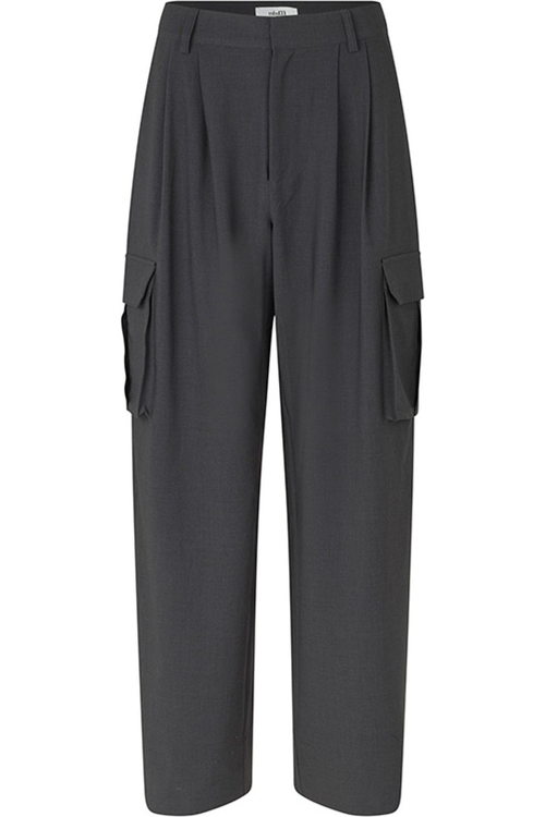 Juttu_FW23_MbyM_Trous Valo_JUTTU_€99,95 Juttu_FW23_MbyM_Trous Valo_JUTTU_€99,95