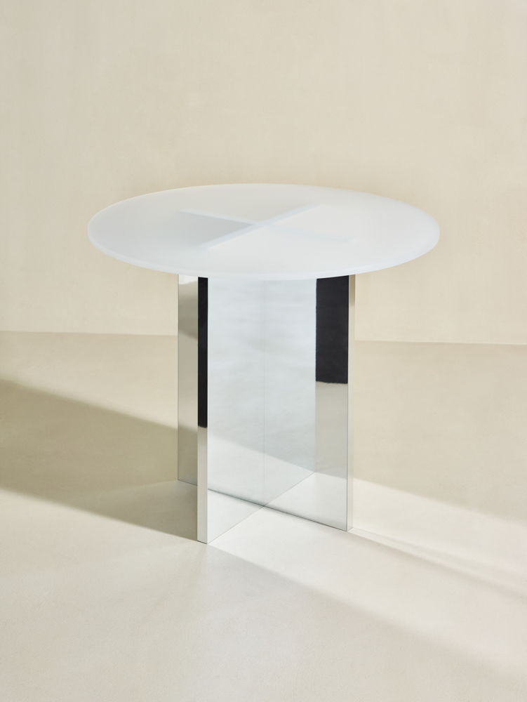 CROSS table by Cobra Studios © MATHIJS LABADIE