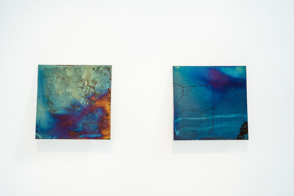 Ann Veronica Janssens, 09.04.23, 2023 & 04.10.23 #2, 2023. Exhibition Colour. Seeing Beyond Pigment at Z33 House for Contemporary Art, Design & Architecture. Photo © Kobe Vanderzande Ann Veronica Janssens, 09.04.23, 2023 & 04.10.23 #2, 2023. Exhibition Colour. Seeing Beyond Pigment at Z33 House for Contemporary Art, Design & Architecture. Photo © Kobe Vanderzande