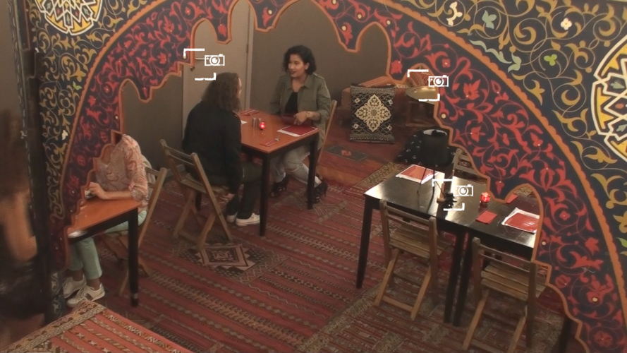 1. Geen echt Iraans restaurant
Sorry voor alles (c) VRT 1. Geen echt Iraans restaurant
Sorry voor alles (c) VRT
