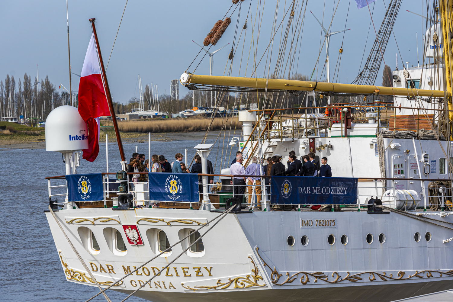 Dar Młodzieży ©Wim Hadermann