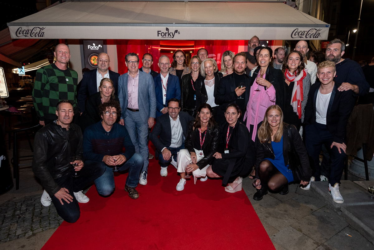 The large Flemish drama delegation at the Serial Killer Festival, at the centre VRT CEO Frederik Delaplace