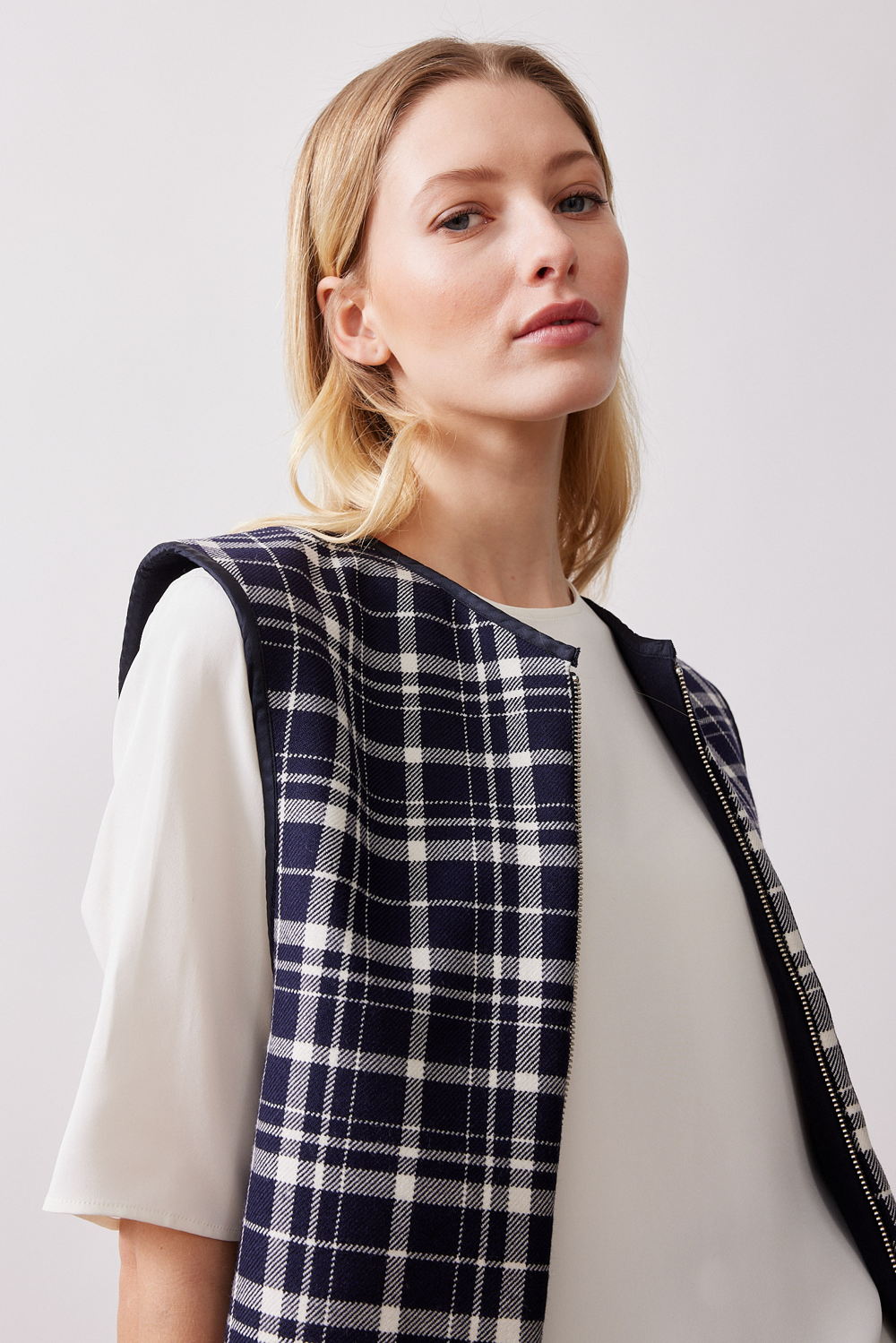 Mardi editions - SS23 - Veste June Laine cachemire Carreaux bleu marine (250€) (1)