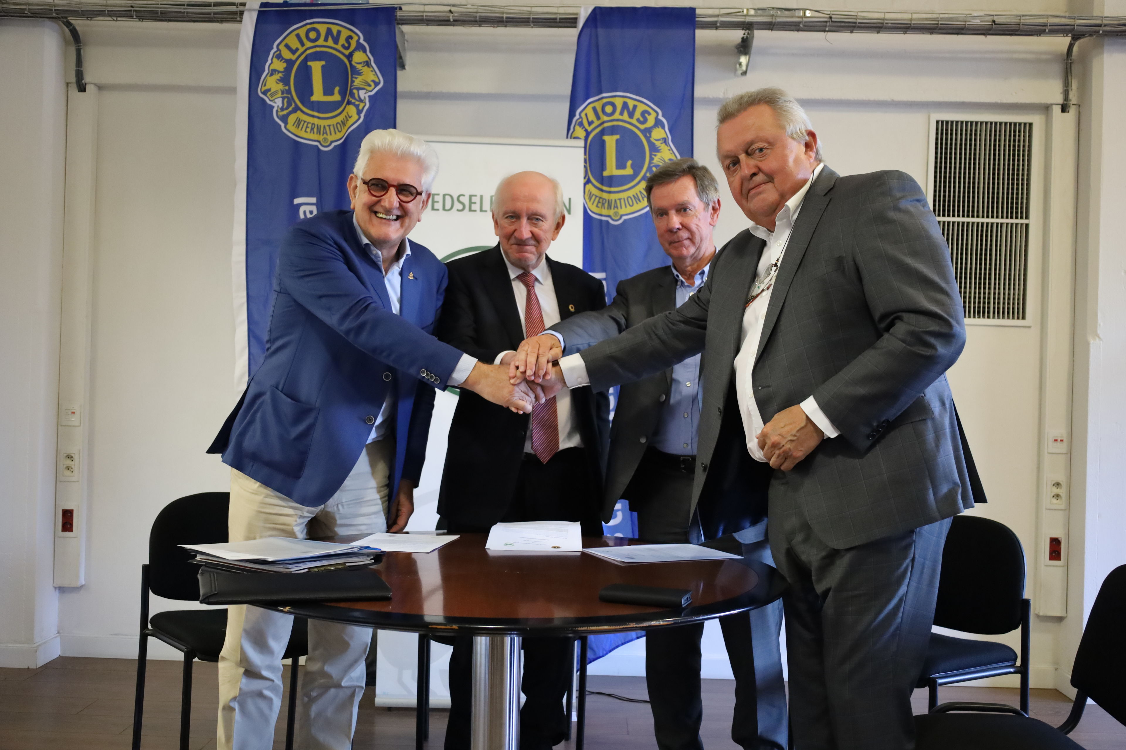 Les Banques Alimentaires et le Lions Clubs Belgique signent un accord de coopération national pour lutter contre la faim 