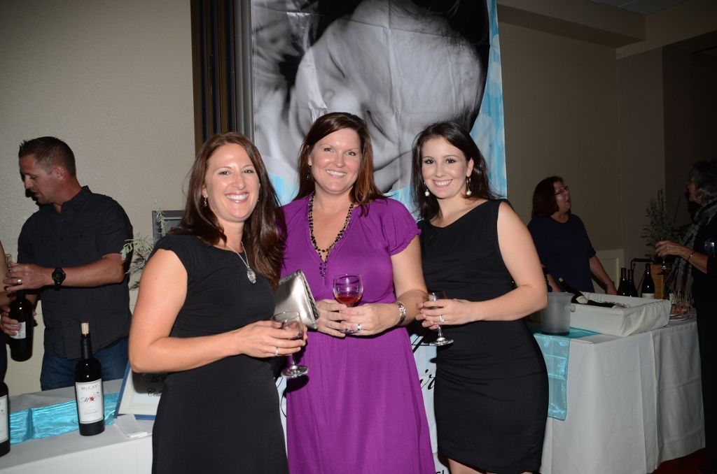 Guests come together to raise money in support of Friends of NICU.