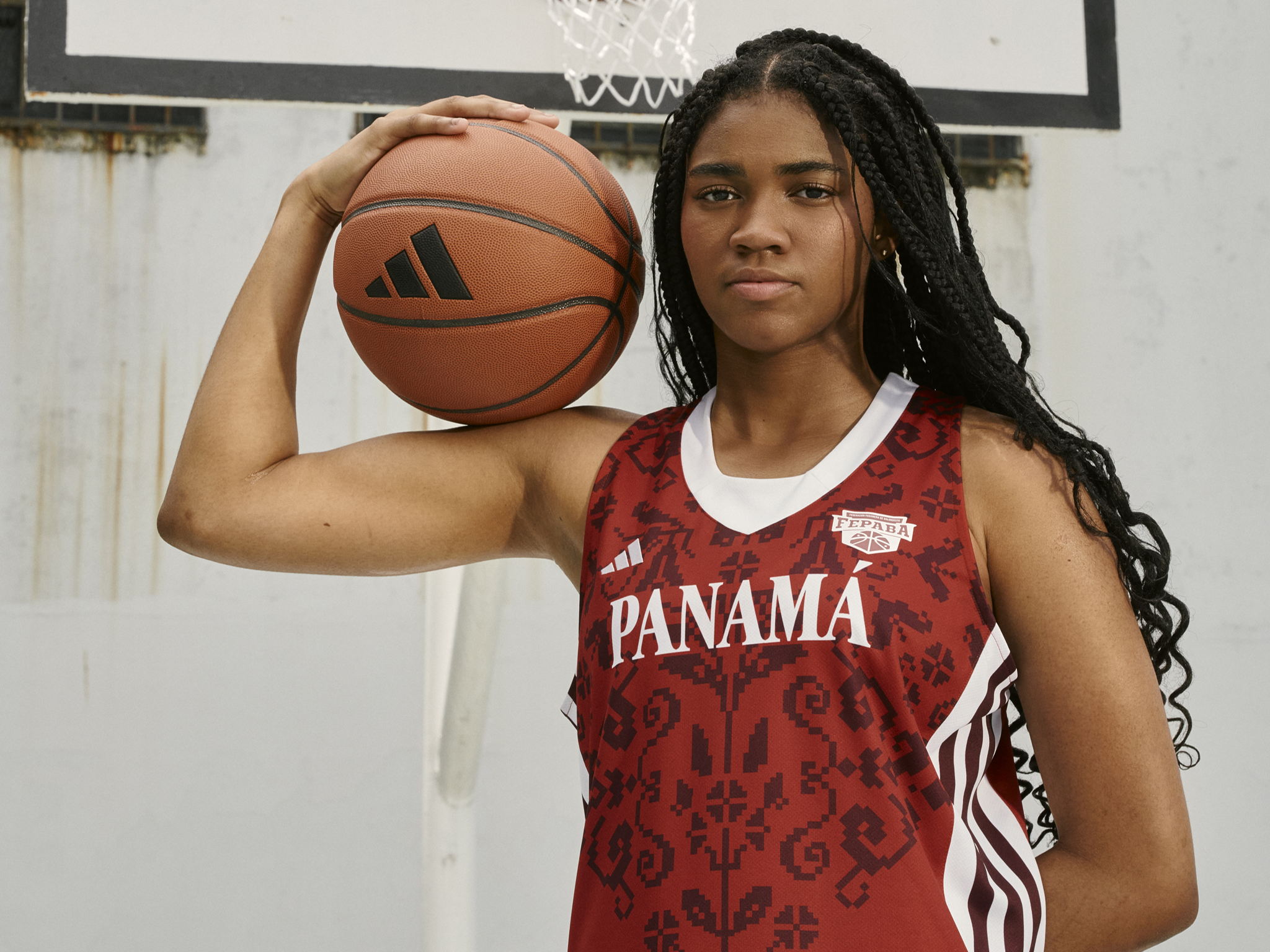 ADIDAS Y FEPABA PRESENTAN “NUESTRA ROJA SIN MANGAS”LA NUEVA PIEL DEL BALONCESTO PANAMEÑO 
