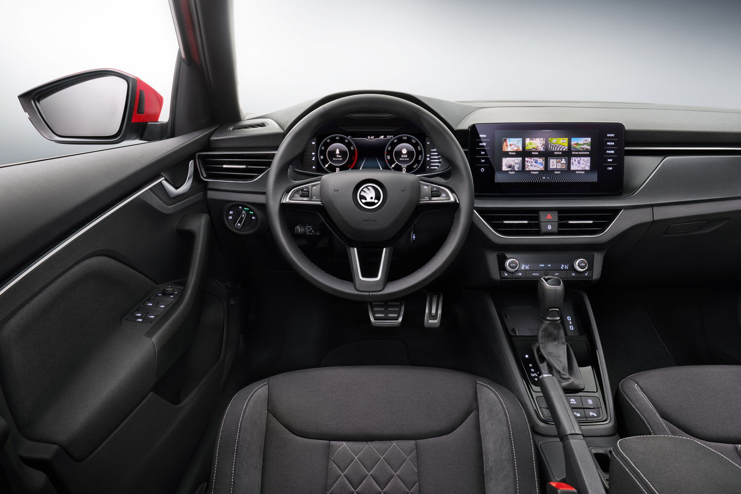 Three infotainment systems are available for the new ŠKODA KAMIQ. The top-of-the-range Amundsen infotainment system comes with a free-standing 9.2-inch touchscreen that is positioned up high, in clear view of the driver. This screen ranks amongst the largest within the segment.