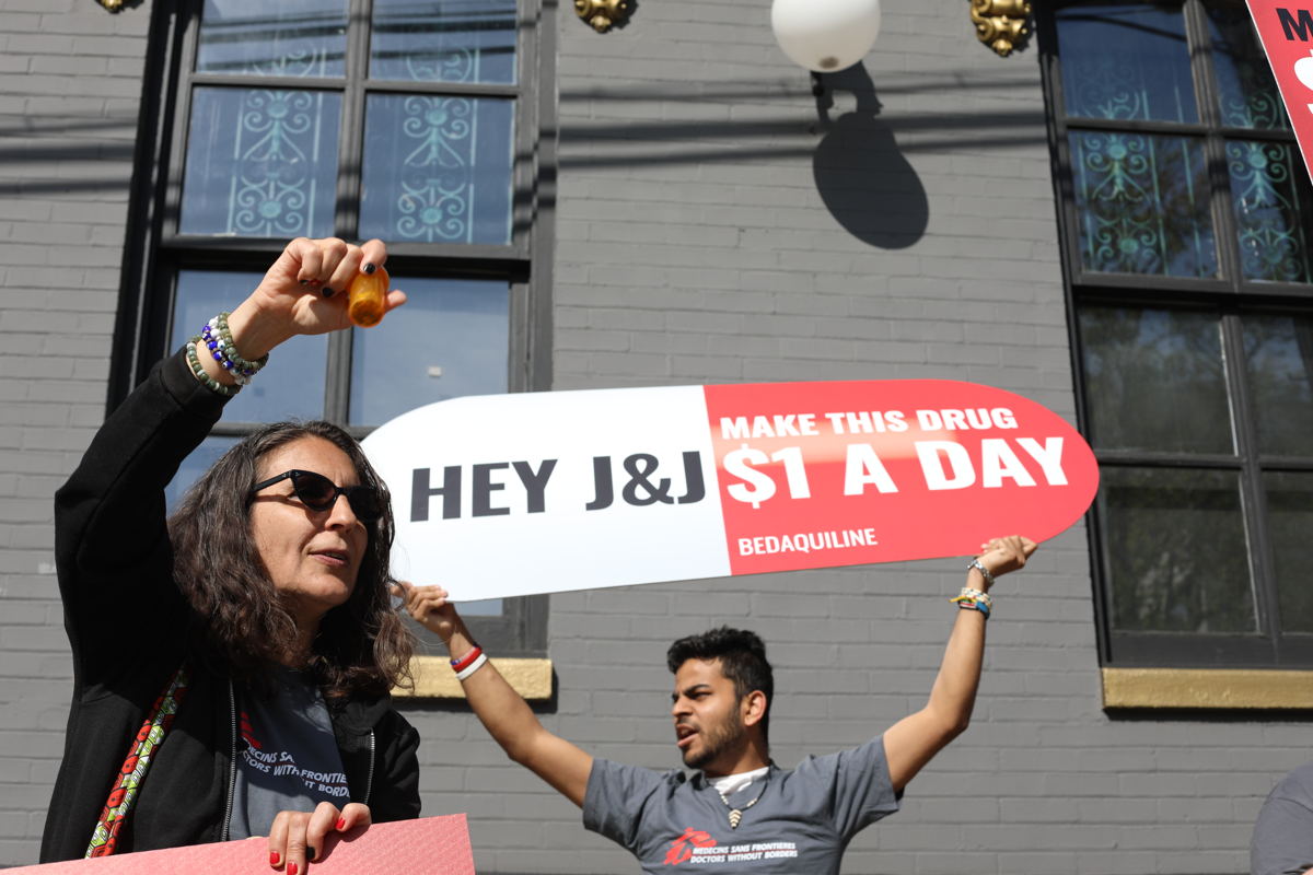 MSF's Access Campaign and MSF-USA held a demonstration across form the J&J shareholders' meeting on April 25, 2019, in New Brunswick, New Jersey. The message was for J7J to bring down the price of newer TB drug bedaquiline to $1 per day. Photographer: MSF. Date: 28/02/2018. Location: Kyrgyzstan Photographer:Melissa Pracht. Date: 25/04/2019. Location: USA 