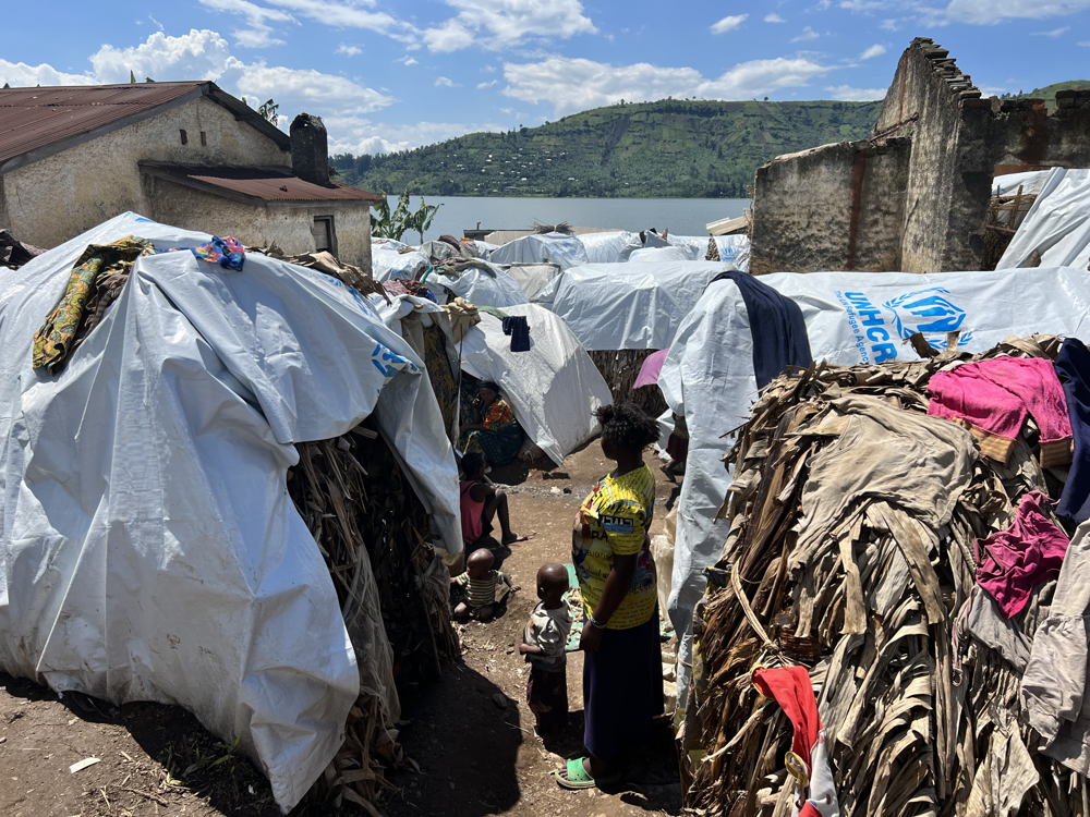 View of the site for displaced people of Bweremana, on the border between North Kivu and South Kivu provinces, in eastern DRC. Copyright Igor Barbero/MSF