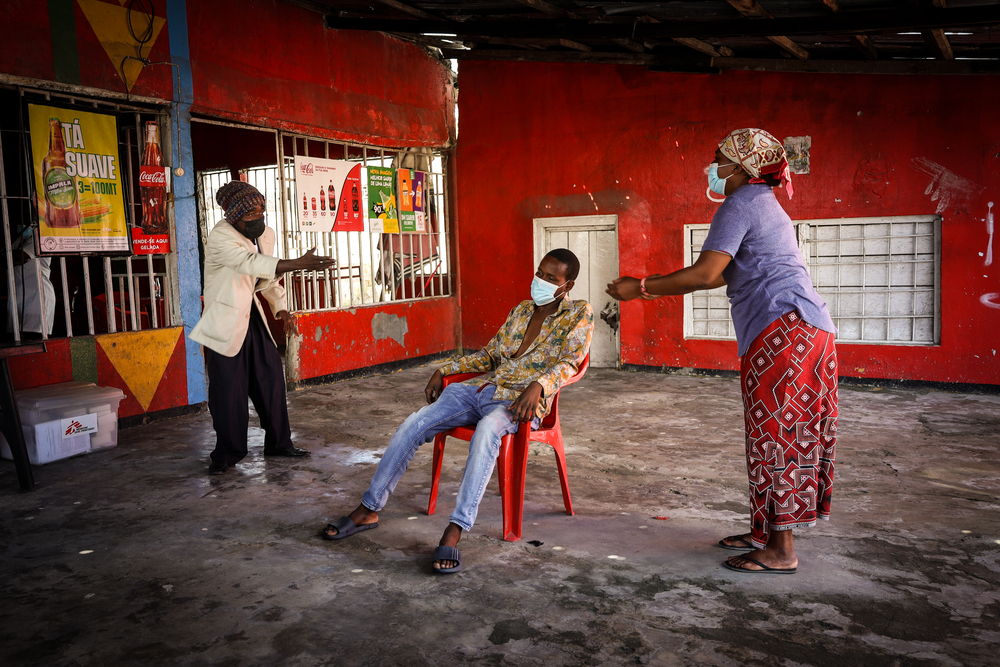 In an MSF community clinic, a local theatre group performs a short play about the risks of not seeking HIV treatment and the stigma associated with men seeking medical care.  Photographer: Mariana Abdalla 