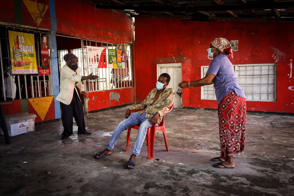 In an MSF community clinic, a local theatre group performs a short play about the risks of not seeking HIV treatment and the stigma associated with men seeking medical care. ​ Photographer: Mariana Abdalla