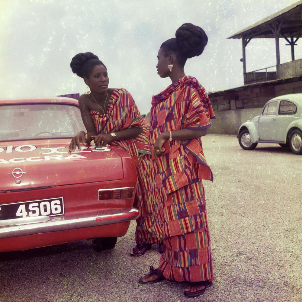Two friends dressed for a church celebration, Accra, 1970s© James Barnor / Courtesy of Galerie Clémentine de la Féronnière
