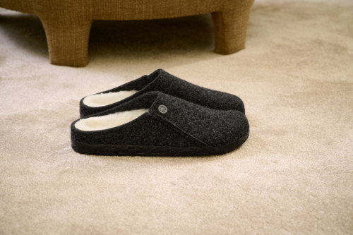 Birkenstock.be_Lifestyle_Zermatt_Anthracite Shearling_99.95€ (4)