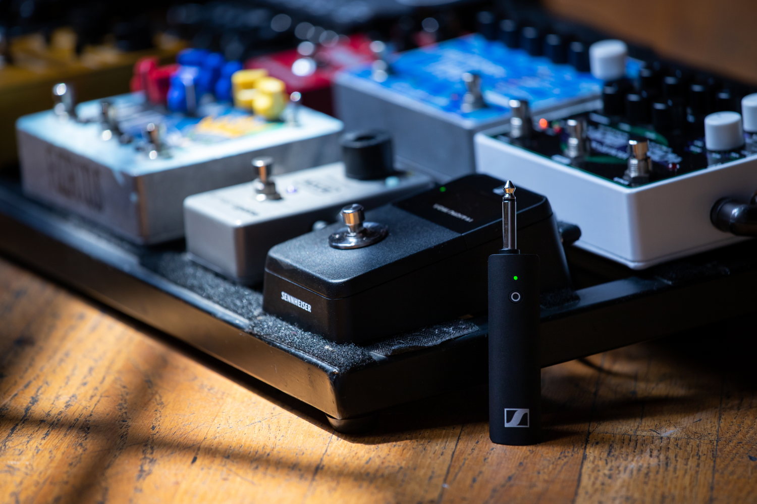 The XSW-D Pedalboard Set features a built-in guitar tuner