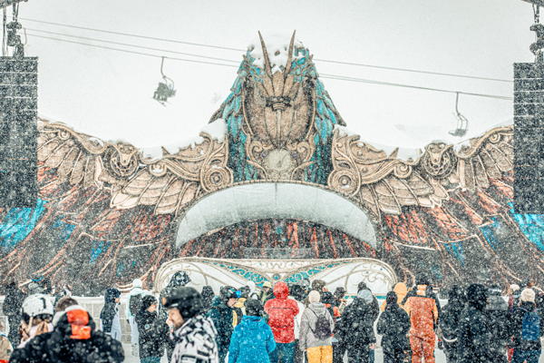 THE WAVE ロロピアーナ Tomorrowland