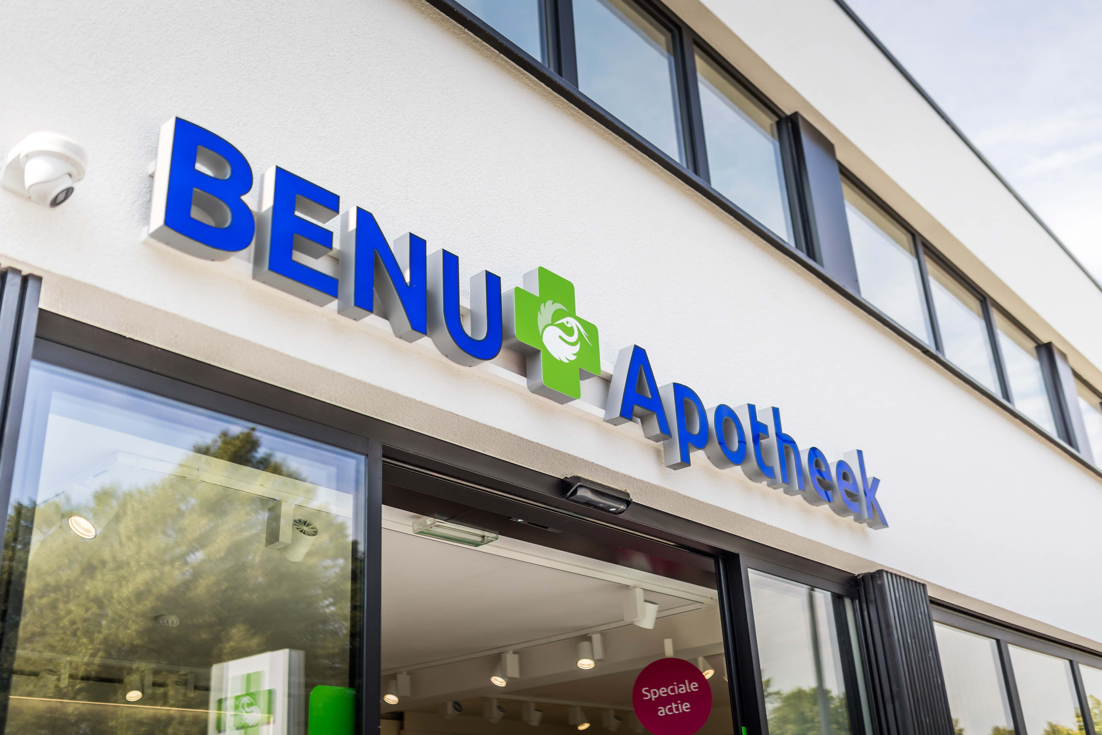 105 pharmacies LloydsPharma deviennent BENU