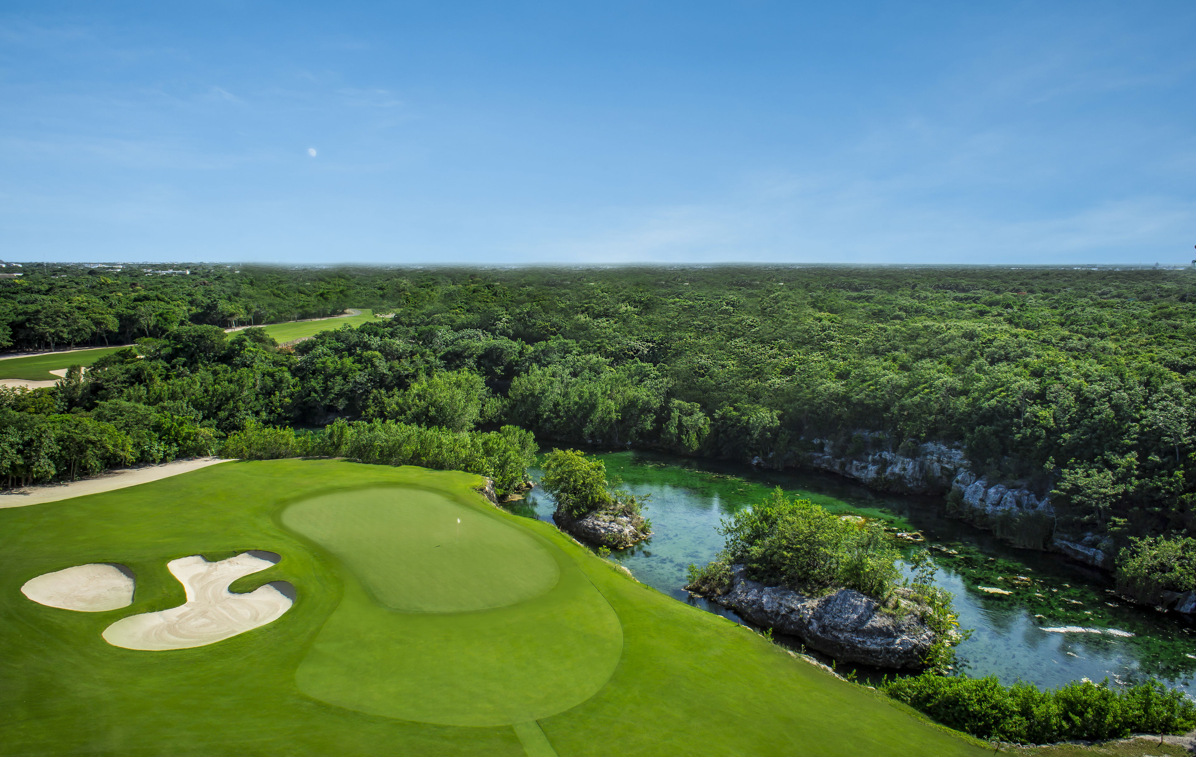 El mejor campo de Golf de la Riviera Maya, está en Mayakoba.