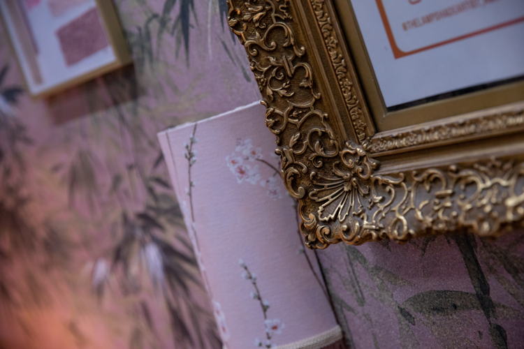 Designers en producenten van luxeproducten tonen de nieuwste trends