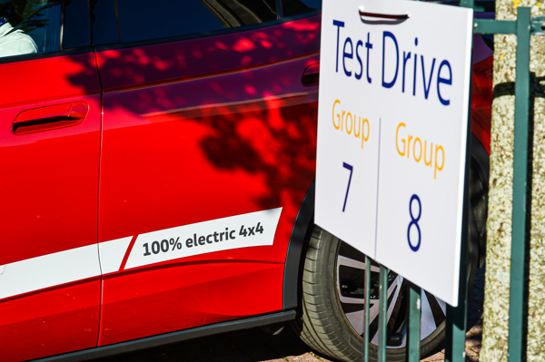 Schijnwerpers op elektrisch rijden tijdens Epic Electric Experience van Athlon Belgium