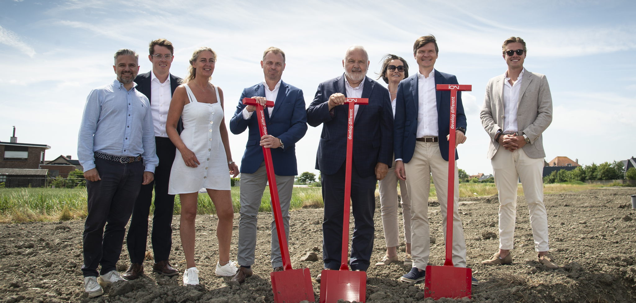 Burgemeester Dedecker steekt eerste spade in de grond van ‘MIST’