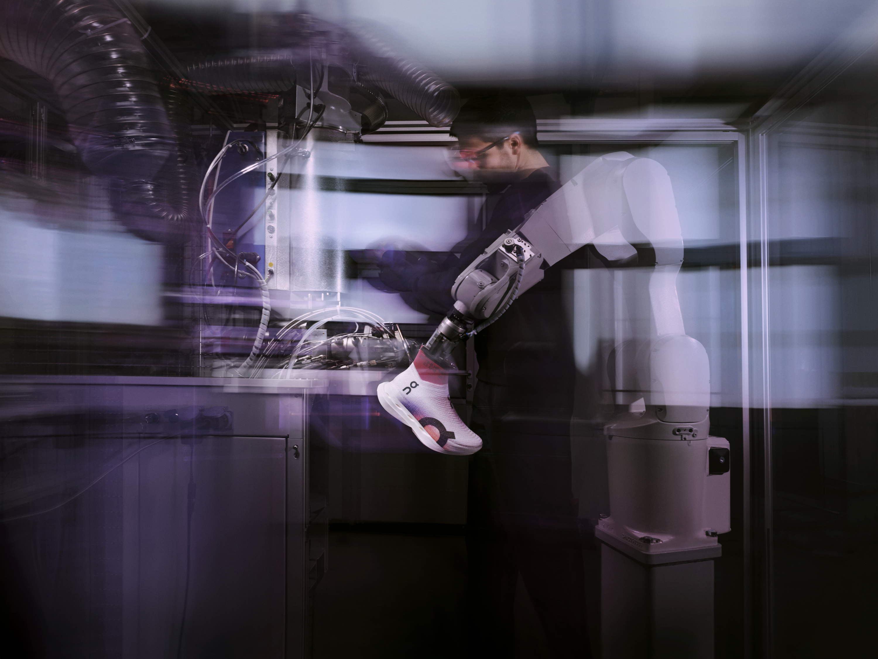 La marca deportiva suiza On presenta LightSpray™: una nueva tecnología de empeine de alto rendimiento fabricada en un revolucionario proceso de producción de un solo paso.