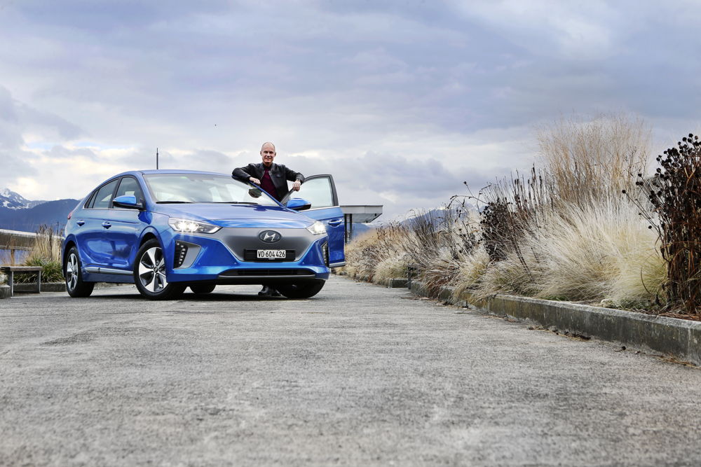 Bertrand Piccard & IONIQ Electric