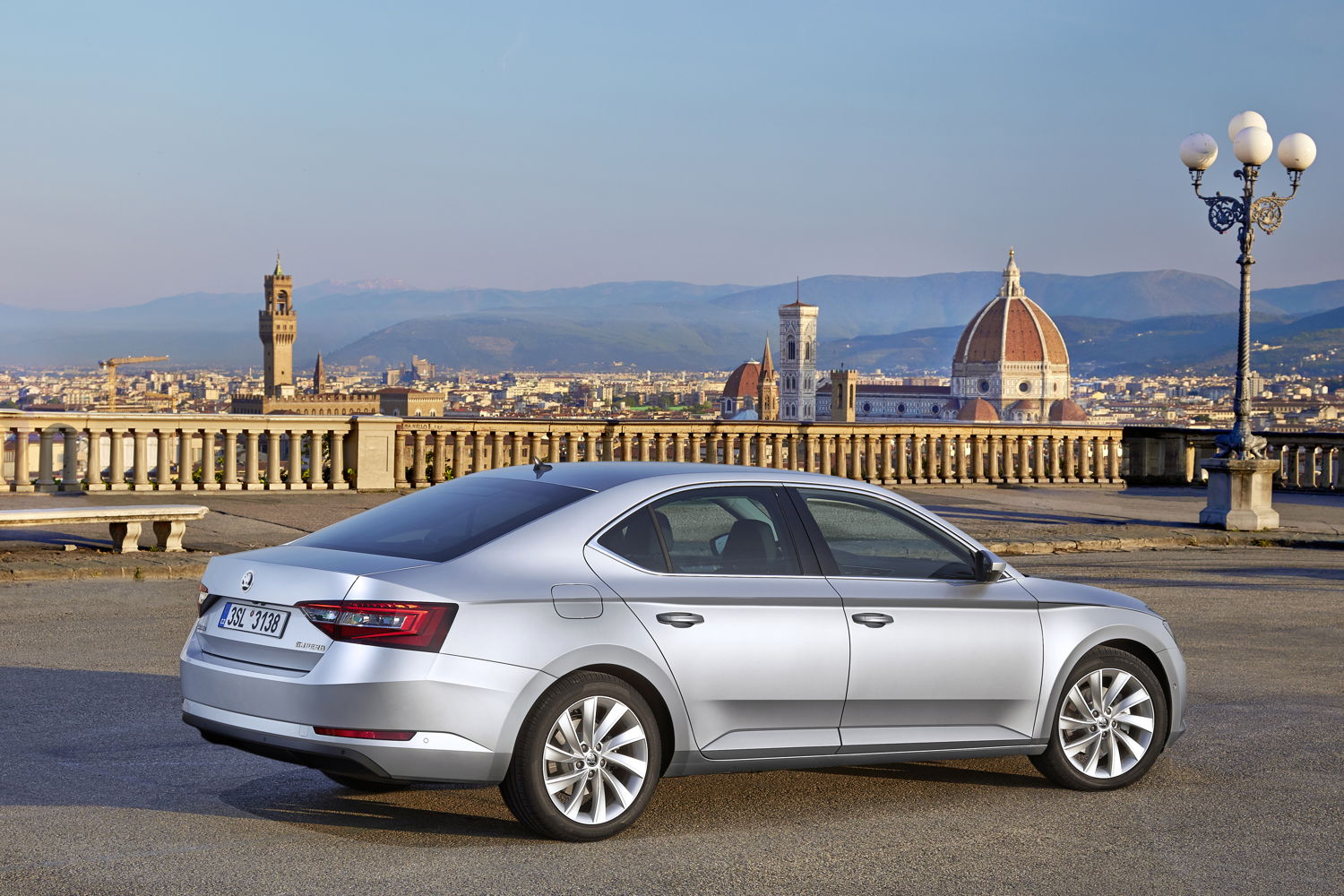 ŠKODA is highlighting its path to growth with the best first quarter in the company’s 122-year history. Never before has the traditional Czech brand achieved such strong results in sales revenue, deliveries and operating profit between January and March. The ŠKODA SUPERB (photo) made a significant contribution to the growth.