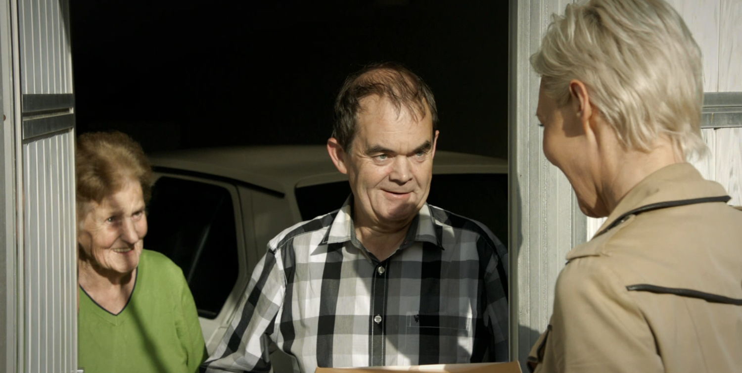 Rani, Chris en zijn moeder Gilberte- Van algemeen nut (c) VRT