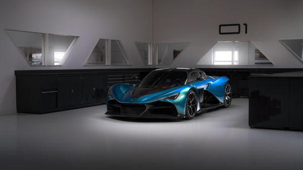 Zenvo Automotive and BINGO SPORTS present the Aurora Agil and Tur for the first time in Japan