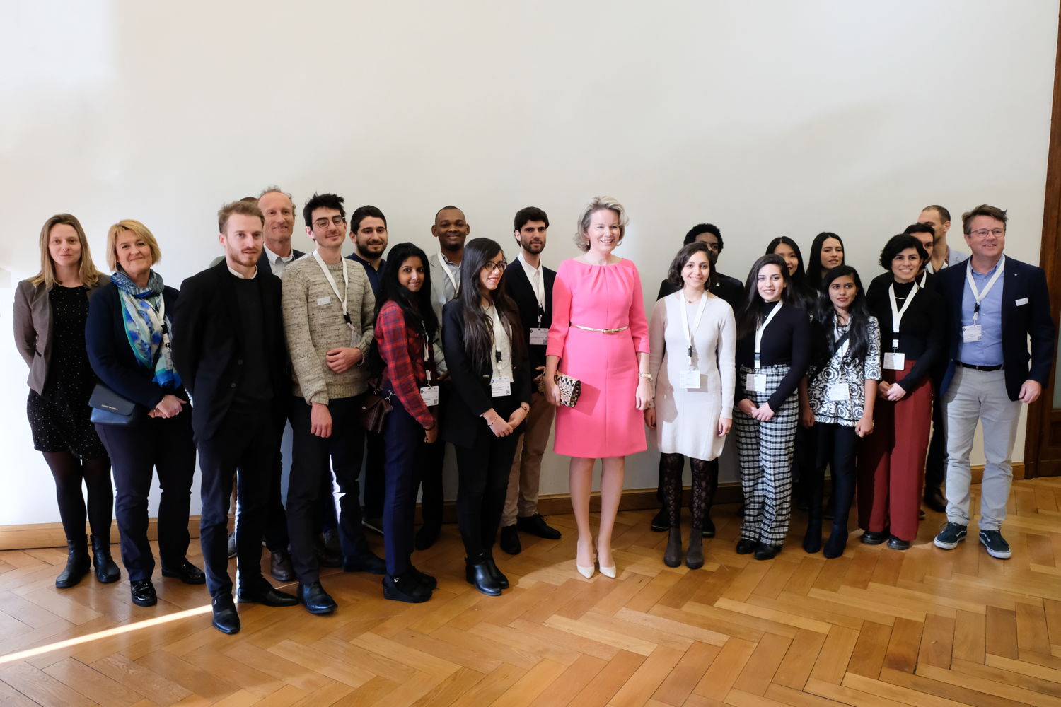 Het Majesty the Queen meeting 15 students participating in the E-loop Challenge bootcamp to tackle e-waste