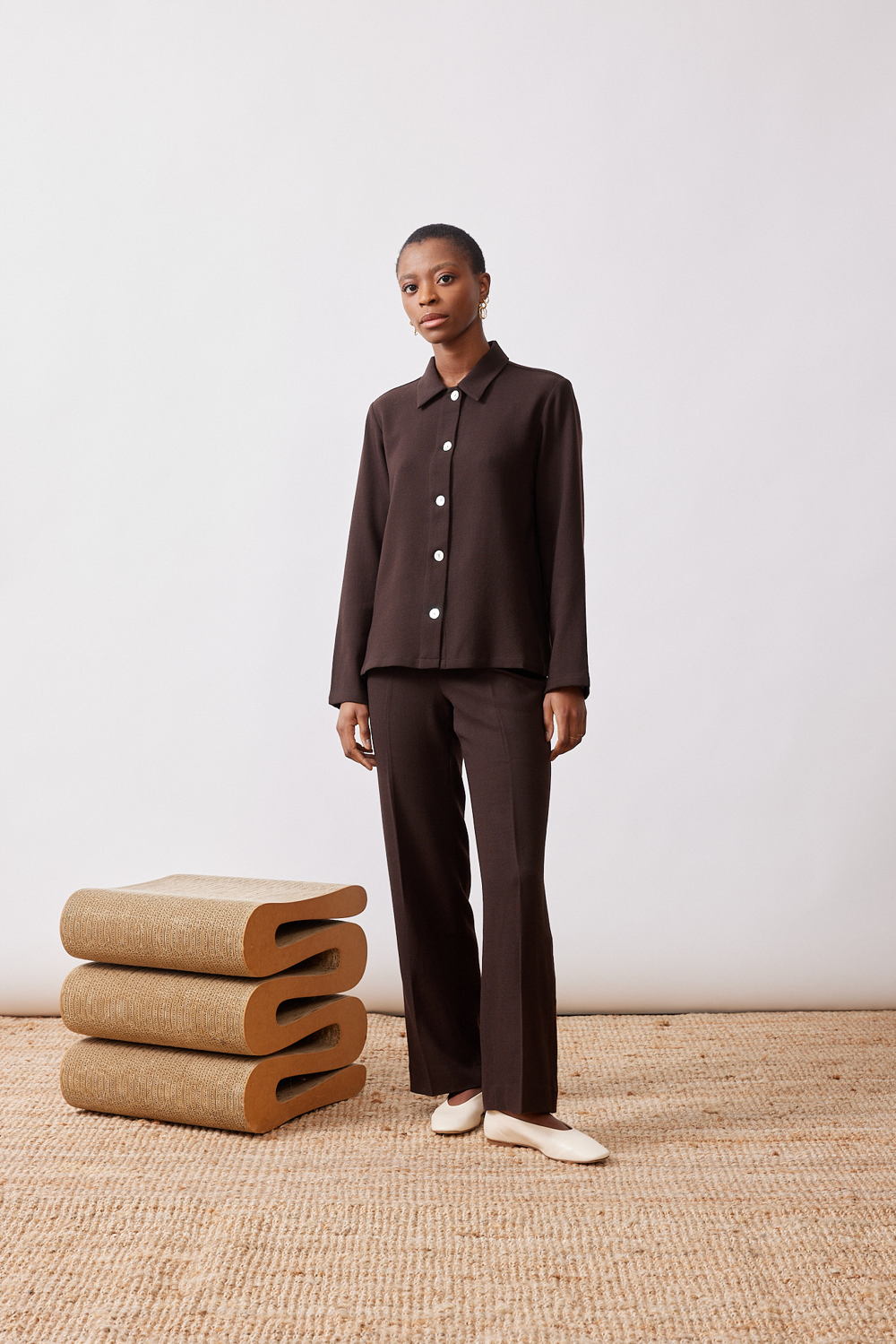 Mardi editions - SS23 - Blouse Olive Crepe de laine Chocolat (185€) (2)