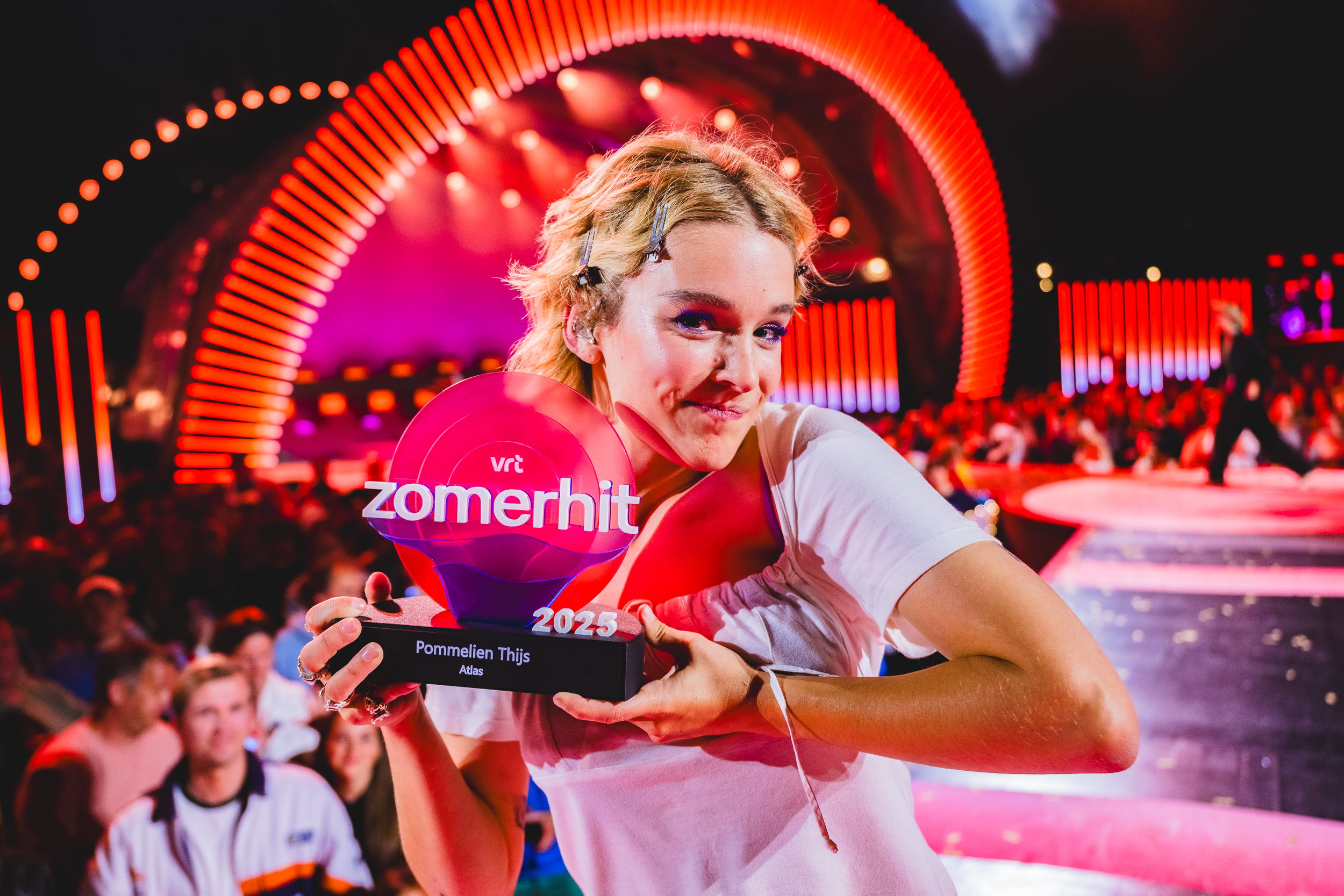 Pommelien Thijs wint VRT Zomerhit 2025