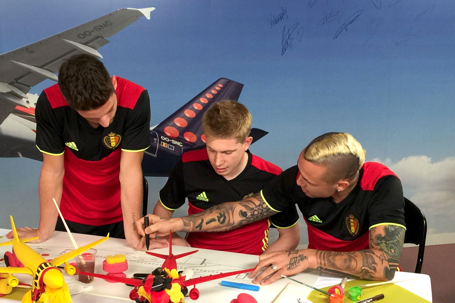 The Red Devils work on the design of 'their' plane