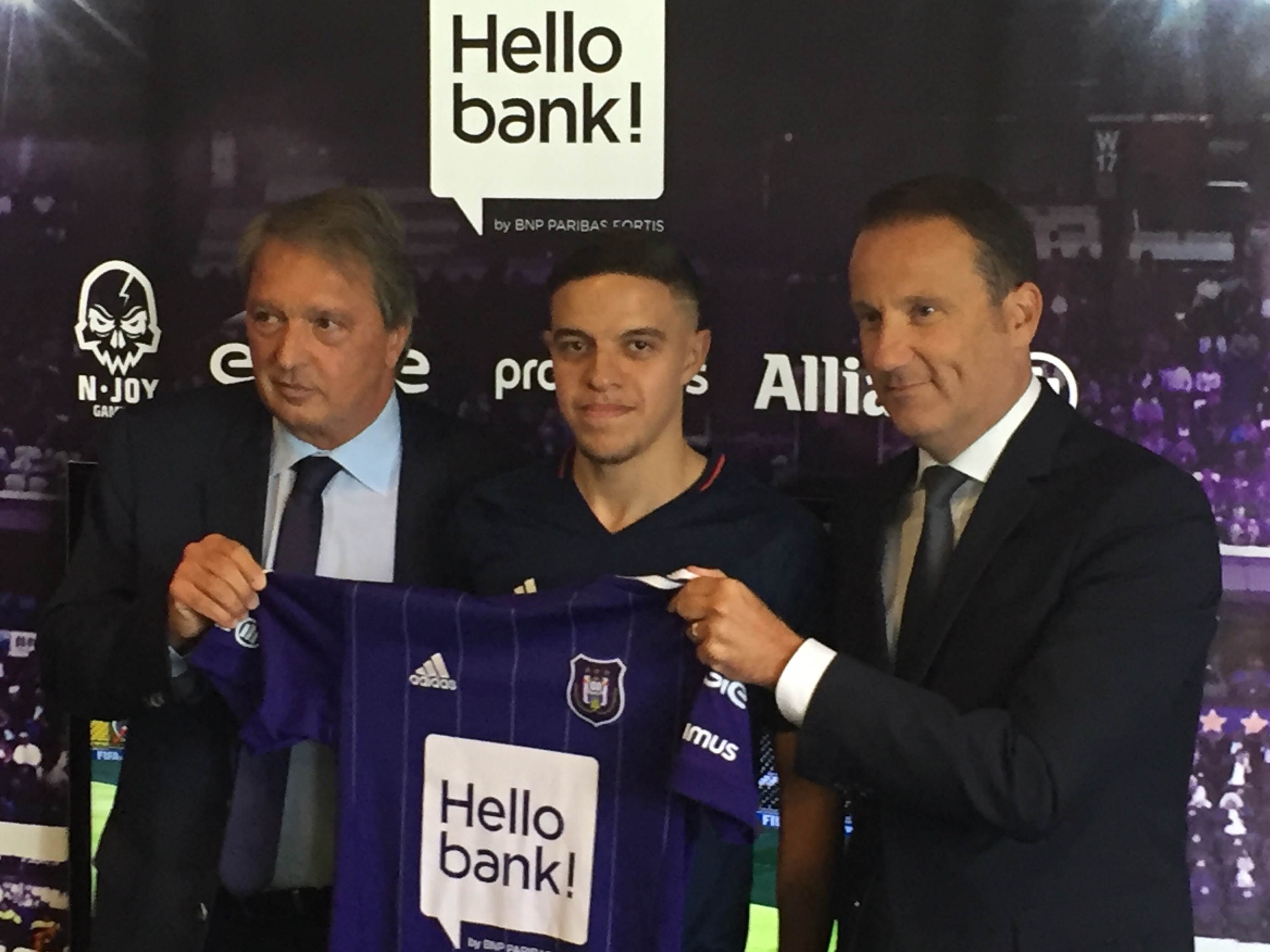 Hello bank! accueille Zakaria Bentato, premier eSporter du RSC Anderlecht