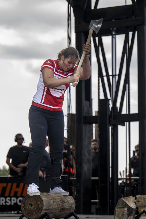 Felixia Banck Underhand Chop