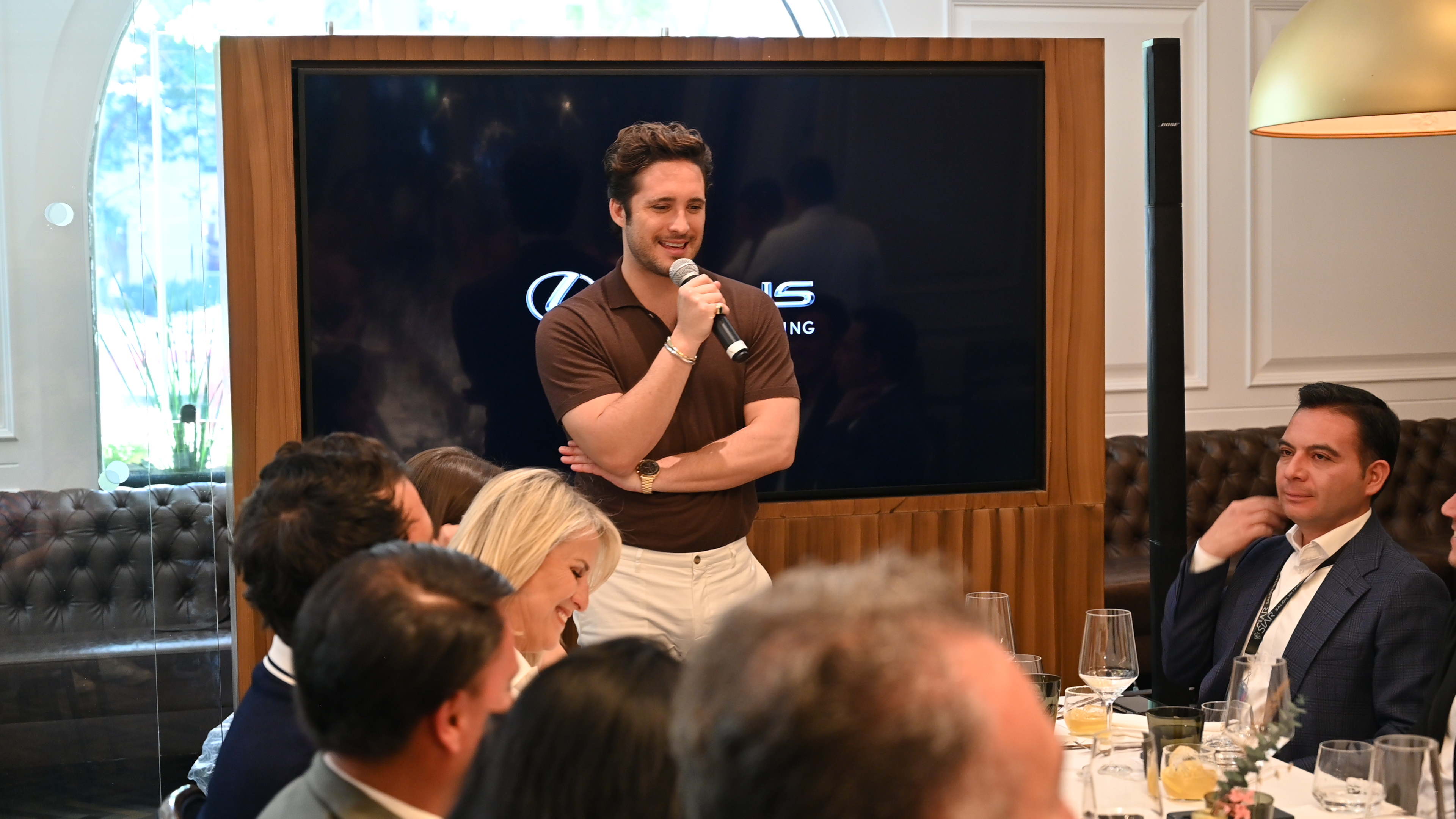 Diego Boneta nueva Lexus Voice