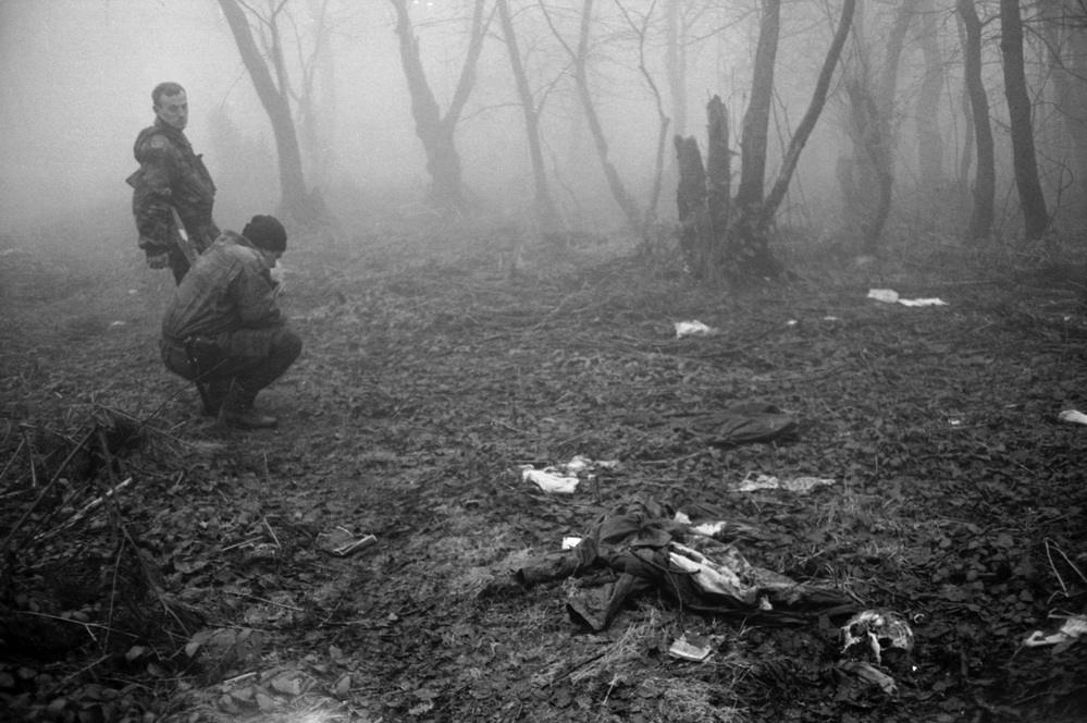 Srebrenica Massacre AKG9110330 © Emmanuel Ortiz / akg-images