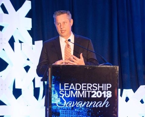 Robert Few Accepts Award at ESA's 2018 Leadership Summit